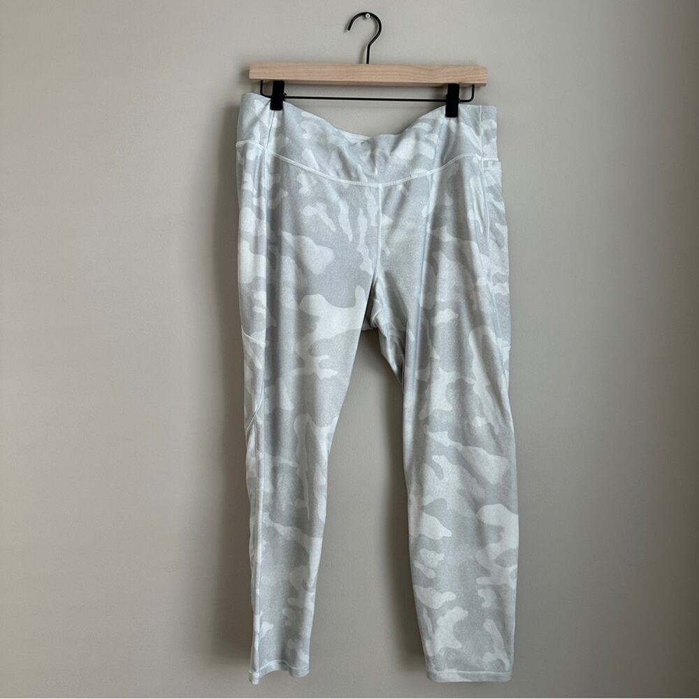 Calia by Carrie Underwood Women’s XXL Gray Camo High Rise Pocket Leggings